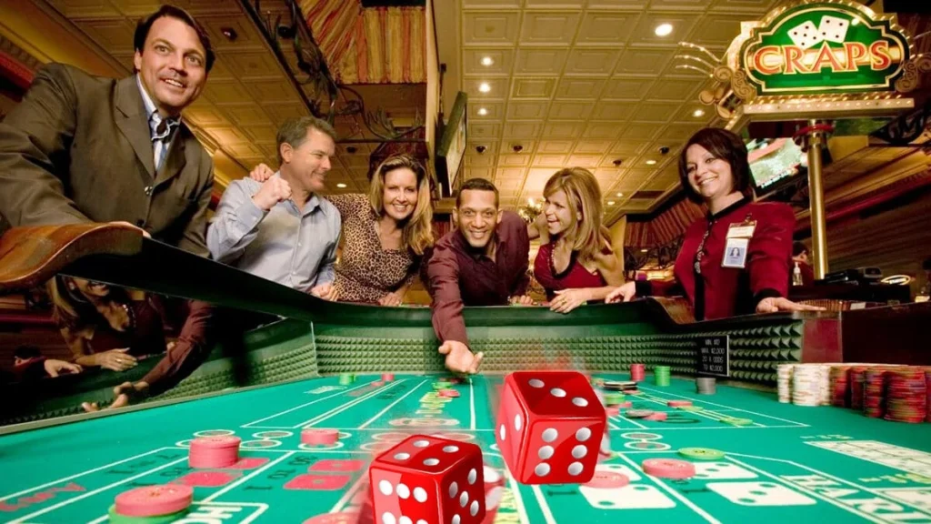 How to play Craps. Basic Rules of Craps